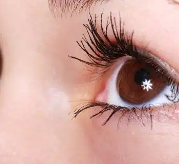 Comment bien réussir vos extensions de cils à coller ?